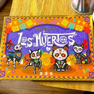 Los muertos eyeshadow 33 different colors